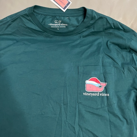 NWT - Vineyard Vines Adult Christmas Santa Long Sleeve Tee - Men L/Women XL - Picture 5 of 9